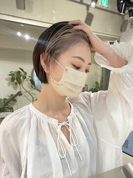 サンク 原宿 表参道(cinq) ダブルカラーケアブリーチインナーカラーイルミナカラーミニボブ