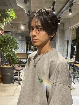 キュー(Cue_) 色気センターパート毛流れニュアンスパーマメンズカット/表参道