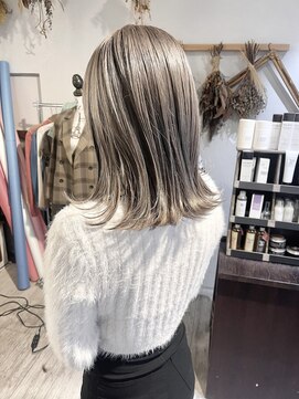 ヘアーアンドアトリエ マール(Hair&Atelier Marl) 【Marl】ミルクティーグレージュカラー×切りっぱなしボブ