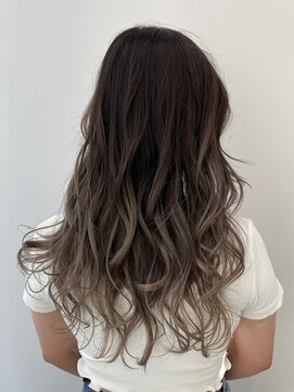 イース バイ アンブルリュクス 北千住(Ease by amble luxe) グレージュカラー