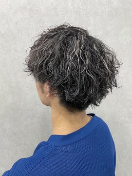 ジェイド(Jade) 波巻きパーマツイストスパイラルホワイトハイライトメッシュ