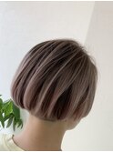 バレイヤージュボブ白髪ぼかし大人ショート