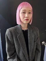 ソイ 下北沢(soi)&nbsp;【pink】エフェクトブリーチ_ミニボブ_ピンクカラー_オン眉ボブ