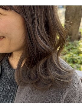 サル(saru) #レイヤーカット × #グレージュ