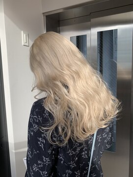 オニキス(ONYX) 髪質改善グレーベージュシルキーベージュ艶髪レイヤーロング