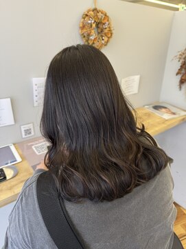 リジー(Litzy) ナチュラルブラウンカラー【三國麗奈】