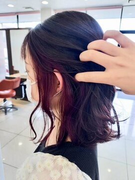 宇都宮ハイレイヤーウルフカットインナーカラーシャギーカット