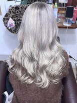 ブレイズヘアー(BLAZEhair)&nbsp;【透明感バツグン】ホワイトミルクティグレージュ×ブリーチ２回