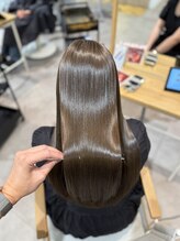 艶感とまとまりを叶える髪質改善