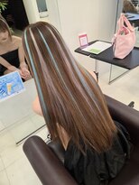スリーヘアーデザインズ(Three Hair Designs) r