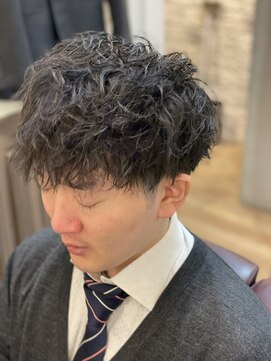 ミリオンバックス 上野(Million Bucks) 前髪ボリュームをアップスパイラルパーマ<理容室>[メンズ上野]