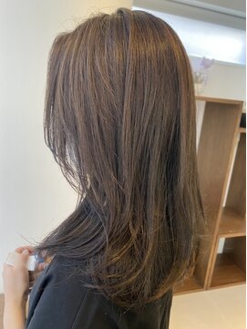 ロミバイリー(Romi by Lyee) 小顔ナチュラルレイヤースタイル