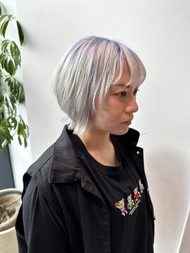 ステア ケース(stair case) ミニウルフハイトーン外はね２０代３０代ヘアスタイル