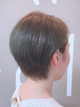 レプリカ 上大岡(Replica) 耳掛けショートボブ×オリーブカラー