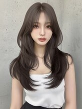 ユーフォリア 渋谷グランデ(Euphoria SHIBUYA GRANDE) 韓国ヘア 韓国レイヤー 顔周りレイヤー 小顔カット 透明感カラー