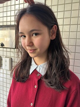 ラパンセヴェール(LA PENSEE VERT) ミディアムヘア、レイヤーカット、顔まわりカット