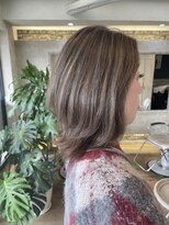 ヘアアンドメイク アリス(hair&make ALICE produce by COLT)&nbsp;ミディアム　ハイライト　ハイトーン　ミルクティーベージュ