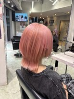 トーキョー オタクヘアー(TOKYO OTAKU HAIR) ブリーチ/ウルフカット/ピンクカラー