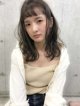 ルノン(LUNON) ブルージュで抜け感たっぷりミディに