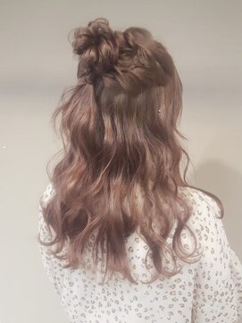 アリエス 渋谷駅東口店(Aries) ハーフアップ