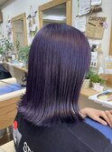 外ハネ切りっぱなしボブ、暗めパープルガーネット（ブリーチ有）