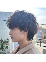 ミディアムウルフ大人の立体感ハイライト波巻きスパイラルパーマ