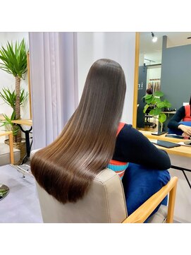 イニット 奈良新大宮(init.) 20代 30代 40代 ペールベージュカッパーブラウン ツヤ髪ロング