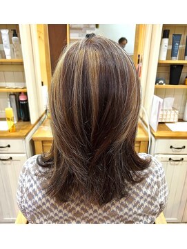 イノセンツ(Innocent'S) 白髪染め/白髪ぼかし/ハイライト/ミセスレイヤー/レイヤーカット