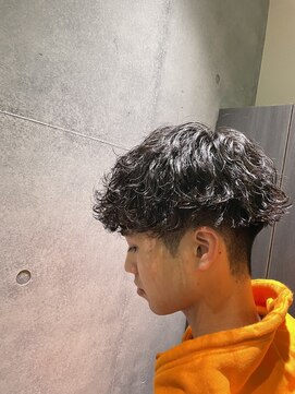 ウノ 伊勢原(UNO) 【波巻きスパイラルパーマ】