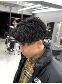縦落ちツイストスパイラルメンズパーマ波巻きセンターパート