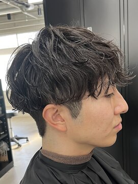 フイ 代々木(Hui) メンズ/アップバング/ツーブロックマッシュ/束間ショート/波巻き