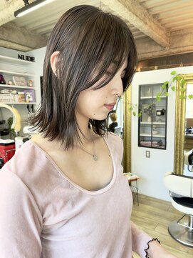 ヌード(NUDE) NUDEレイヤーボブ 顔周りレイヤー切りっぱなしボブ前下がりボブ