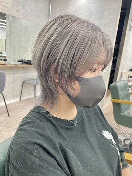 リミットバイアフィナー 大宮店(limit by Afinar) ショートウルフ/ウルフカット/ウルフ/グレージュ/シルバー
