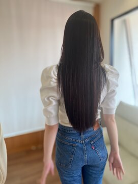 レアーリ(le ali) アッシュブラウンカラーでストレートヘア