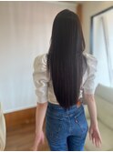 アッシュブラウンカラーでストレートヘア
