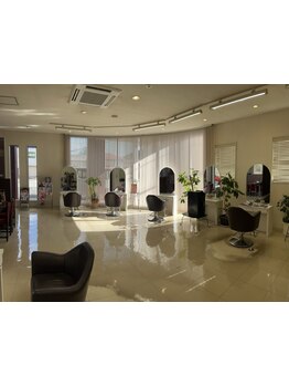 【幅広い年代のお客様多数☆】アットホームな雰囲気で、何度でも通いたくなるサロン♪メンズもお任せ☆