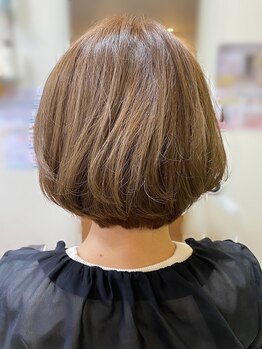 カミビキ(kamibiki)の写真/日々お忙しいあなたへ…。なかなか通えなくても安心♪色落ちも綺麗な色味が残るカラーを提案します。