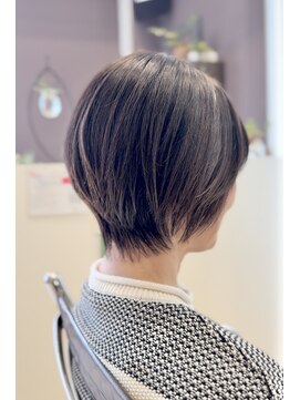 ワイボンドヘアー(Y bond hair) うなじ美人×ショート