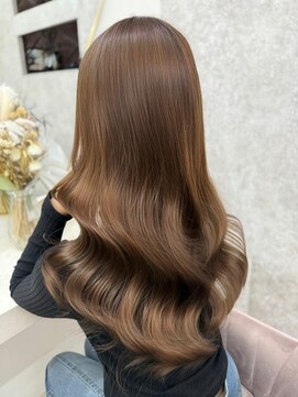 ラビス(Lovis) ミディアム/暗めカラー/デザインカラー/フェイスフレーミング