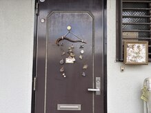 こちらの扉が目印です☆