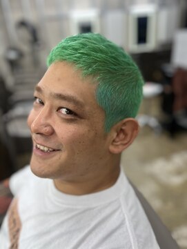 ユーアールキャッスル(UR CASTLE) グリーンカラーダブルカラー髪質改善 ブリーチ キッズカット