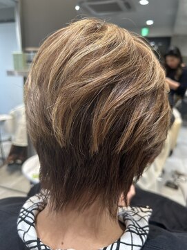 大人ショート/ハイライト/ショートレイヤー/白髪ぼかし/髪質改善