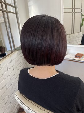 ヘアーアンドメイクアップモパ ミニボブ／ピンクカラー