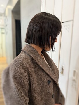 アトロ(Atoro) ボブ/梅田ボブ/切りっぱなしボブ/ラインが綺麗/ぱつっと