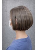ハイライト　　脱白髪染め　白髪ぼかし　ショートボブ　レイヤー