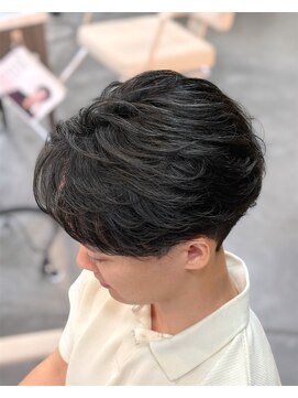 バース バイ ハピネス(BIRTH by happiness) フェザーパーマニュアンスパーマセンターパート曲がる縮毛矯正