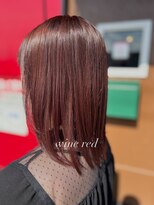 オヴィ(Ovi) 艶感ワインレッド×大人ロング