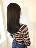 ダークグレージュ×まとまるロングヘア