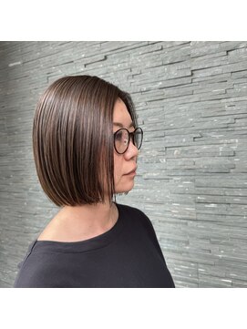 デラメアウープウープ(de.la.mair woop woop) ワンレングスボブ