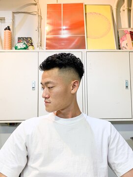 メリケンバーバーショップ フクオカ(MERICAN BARBERSHOP FUK) べリーショートダークアッシュニュアンスパーマ韓国マッシュ